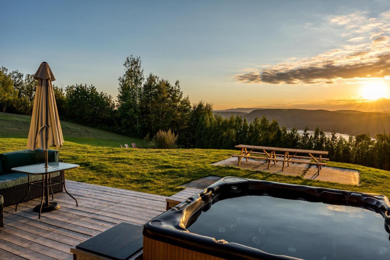 Montfjord - Chalets, Vue Spectaculaire Et Spa. Chantafjord #4 Sacre-Coeur Eksteriør billede